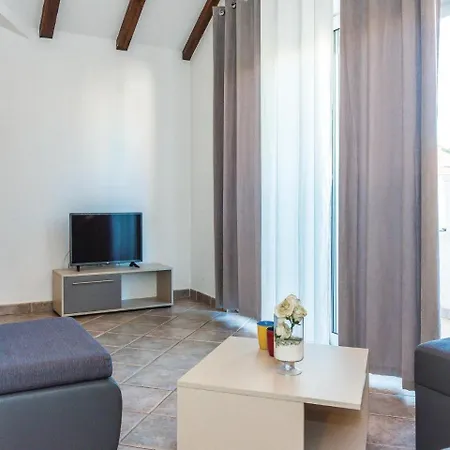 Seven Bedroom Holiday In